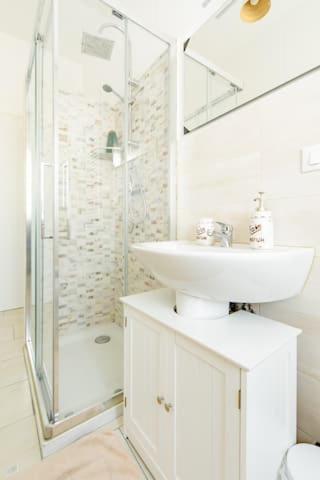 La Finestra Sulla Fiera Bed & Breakfast Bologna Bagian luar foto